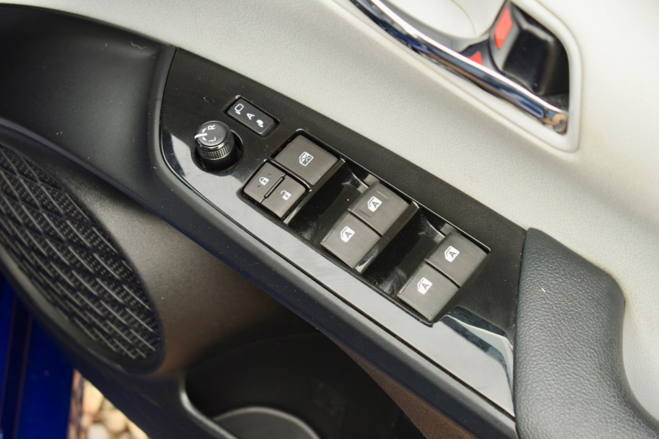 2016 Toyota Prius thumbnail 70