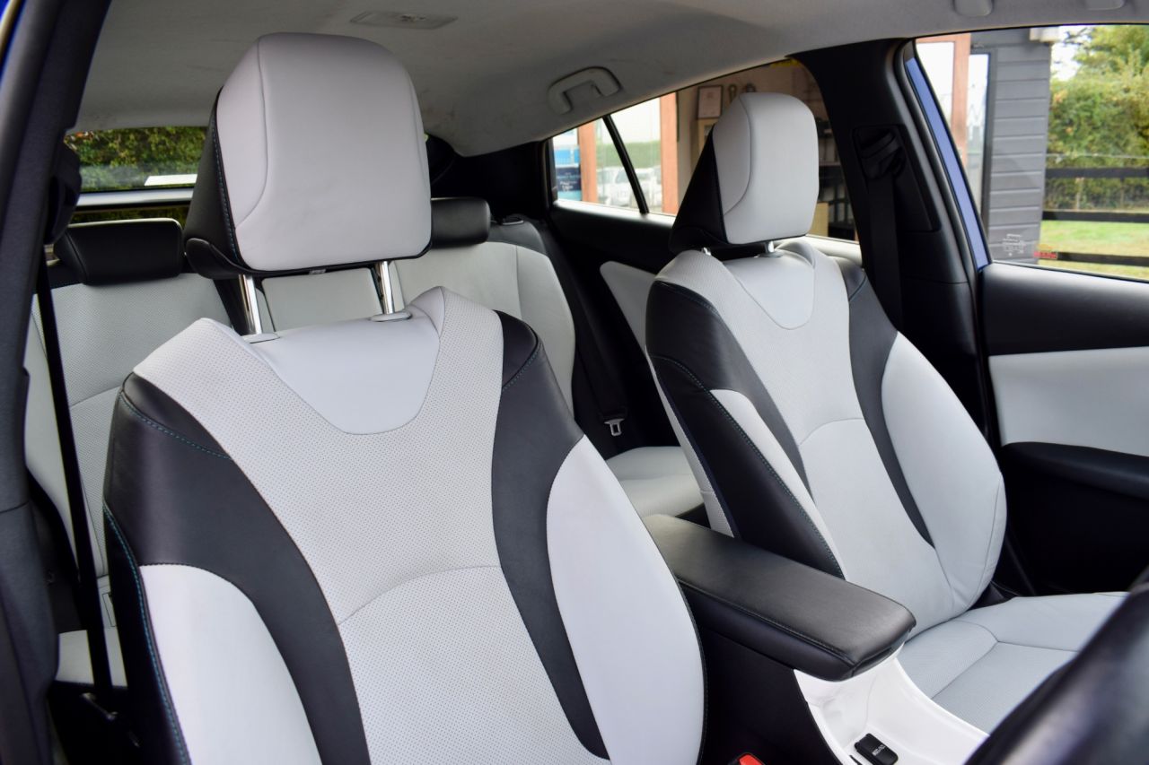 2016 Toyota Prius thumbnail 72