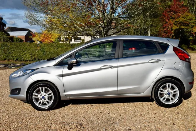 2016 Ford Fiesta — photo 4