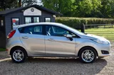 2016 Ford Fiesta thumbnail 10
