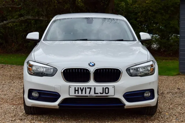 2017 BMW 1 Series — photo 2