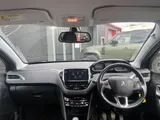 2017 Peugeot 2008 thumbnail 12