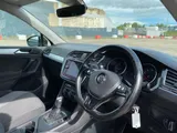 2020 Volkswagen Tiguan thumbnail 11