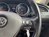 2020 Volkswagen Tiguan thumbnail 21