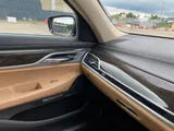 2017 BMW 7 Series thumbnail 43
