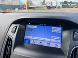2017 Ford Focus thumbnail 9