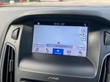 2017 Ford Focus thumbnail 13