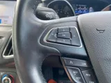 2017 Ford Focus thumbnail 21