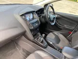 2017 Ford Focus thumbnail 24