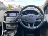 2017 Ford Focus thumbnail 25