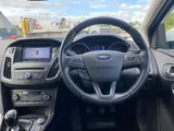 2017 Ford Focus thumbnail 26
