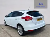 2017 Ford Focus thumbnail 6