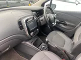 2016 Renault Captur thumbnail 9