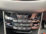 2019 Peugeot 2008 thumbnail 10