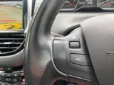 2019 Peugeot 2008 thumbnail 13