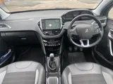 2019 Peugeot 2008 thumbnail 23