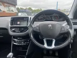 2019 Peugeot 2008 thumbnail 24
