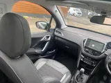 2019 Peugeot 2008 thumbnail 25