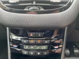 2018 Peugeot 2008 thumbnail 11