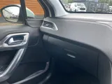 2018 Peugeot 2008 thumbnail 12