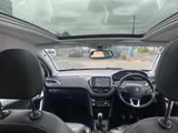 2018 Peugeot 2008 thumbnail 19