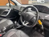 2018 Peugeot 2008 thumbnail 25