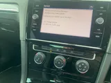 2018 Volkswagen Golf thumbnail 18