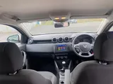 2020 Dacia Duster thumbnail 16