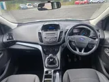 2017 Ford Kuga thumbnail 25