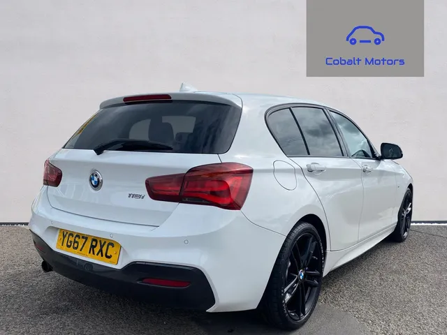 2017 BMW 1 Series — photo 2