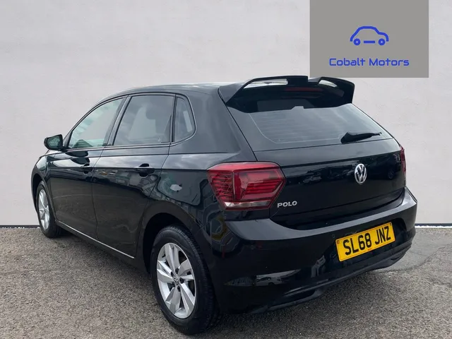 2018 Volkswagen Polo — photo 2