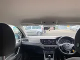 2018 Volkswagen Polo thumbnail 23