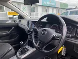 2018 Volkswagen Polo thumbnail 25