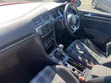 2017 Volkswagen Golf thumbnail 21