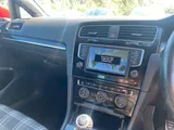 2017 Volkswagen Golf thumbnail 22