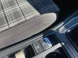 2017 Volkswagen Golf thumbnail 30