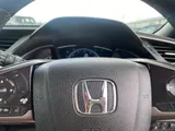 2019 Honda Civic thumbnail 18