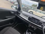 2019 KIA Rio thumbnail 15