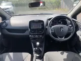 2017 Renault Clio thumbnail 11