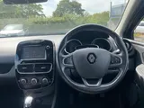 2017 Renault Clio thumbnail 12