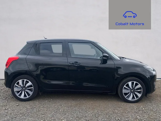 2019 Suzuki Swift — photo 2