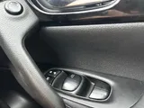2016 Nissan Qashqai thumbnail 19