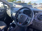 2017 Renault Captur thumbnail 11