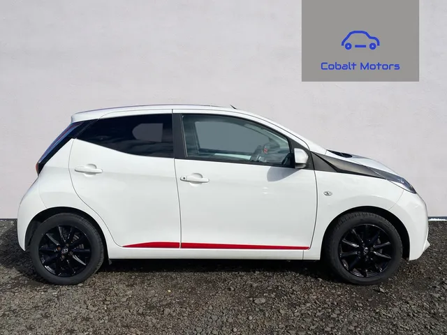 2017 Toyota Aygo — photo 2