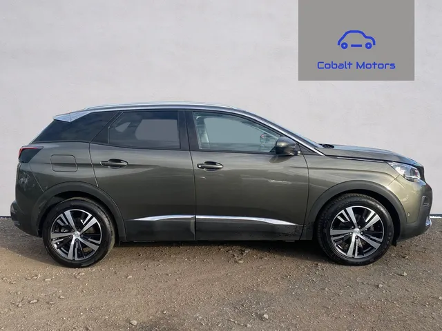 2020 Peugeot 3008 — photo 2