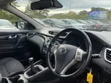 2016 Nissan Qashqai thumbnail 21