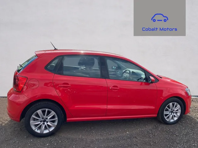 2015 Volkswagen Polo — photo 2