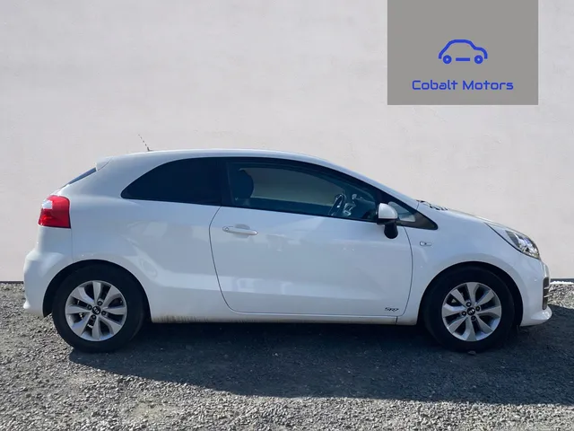 2015 KIA Rio — photo 2