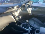 2015 Nissan Qashqai thumbnail 23