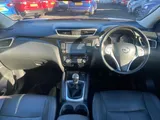 2015 Nissan Qashqai thumbnail 25